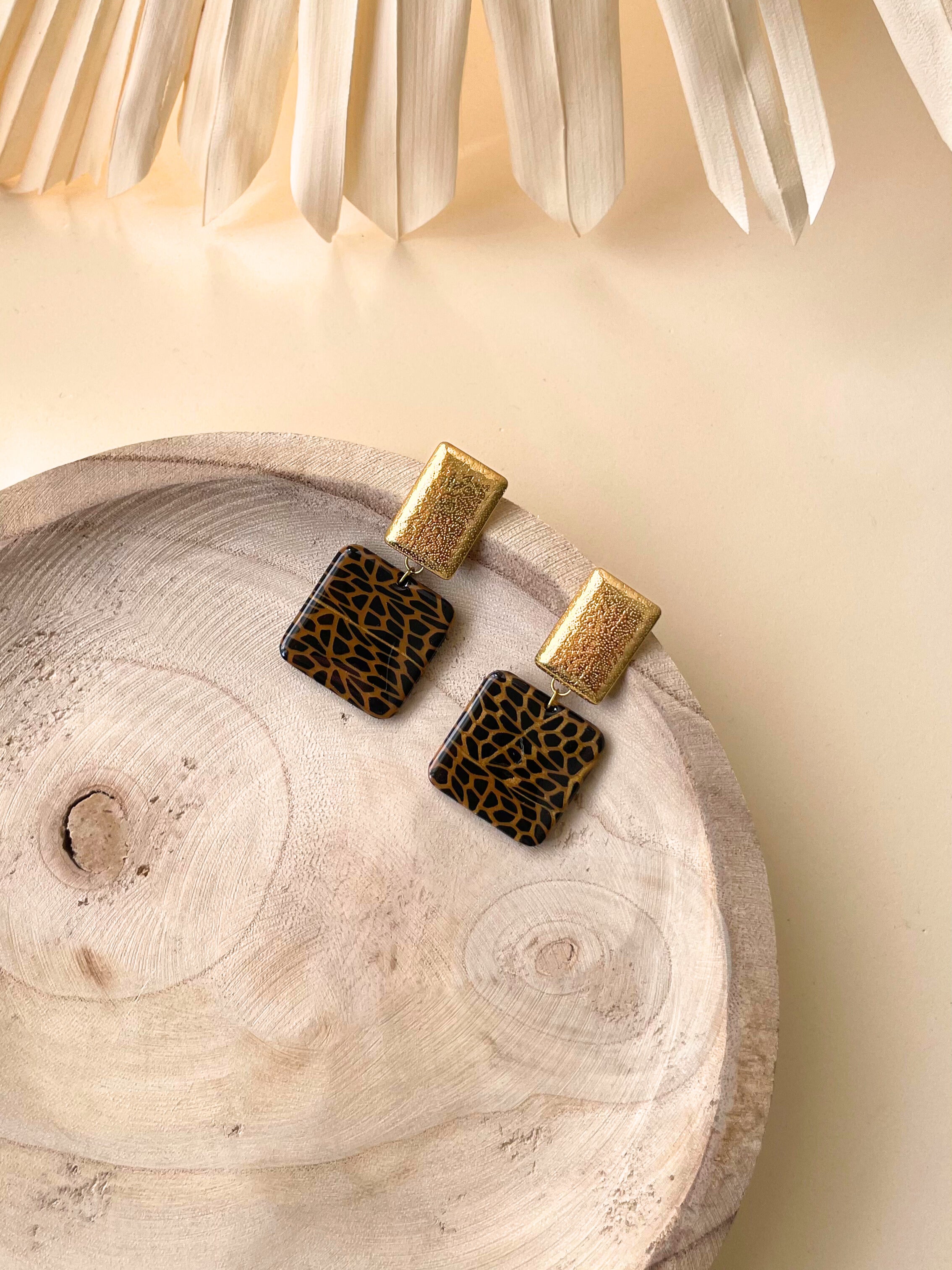 Brincos Beverly Preto et Dourado